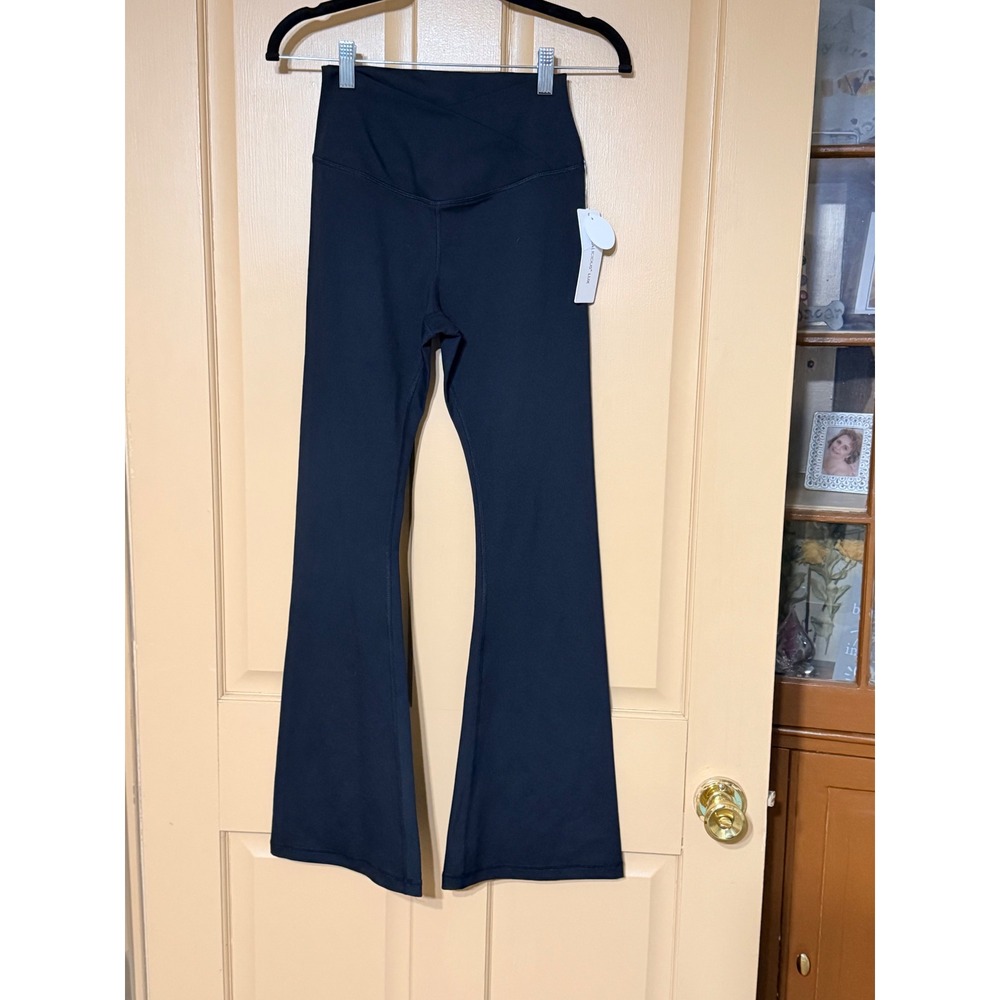 Yogalicious Lux Willow Crossover 7/8 Flare Leggings Black Womens Size M PY72879